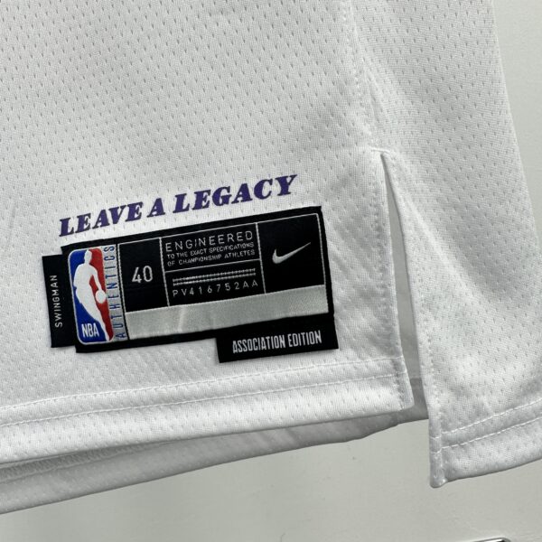 Los Angeles Lakers - Image 3
