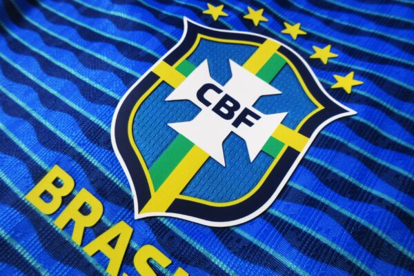Brasil 2018 visitante - Image 5