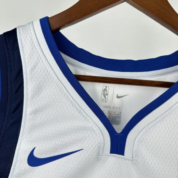 Dallas Mavericks - Image 2